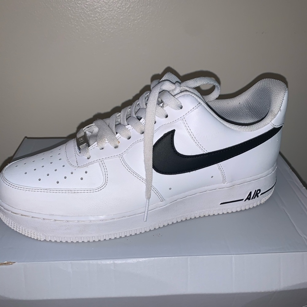 White/black Nike Air Force 1